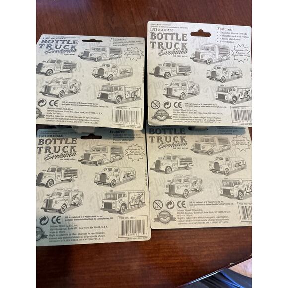 Golden Wheels 7G52 1:87 7-UP Bottle Truck Evolution (Set of 4) DIE CAST - Picture 6 of 6